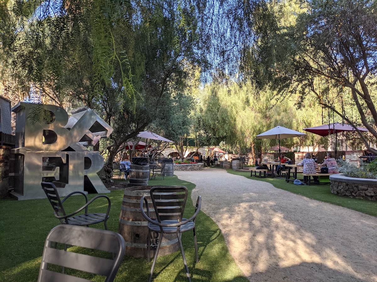Malibu Wines & Beer Garden photo 3